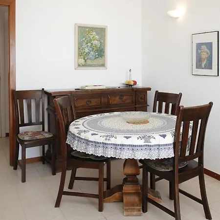 Apartment At072 Solarium